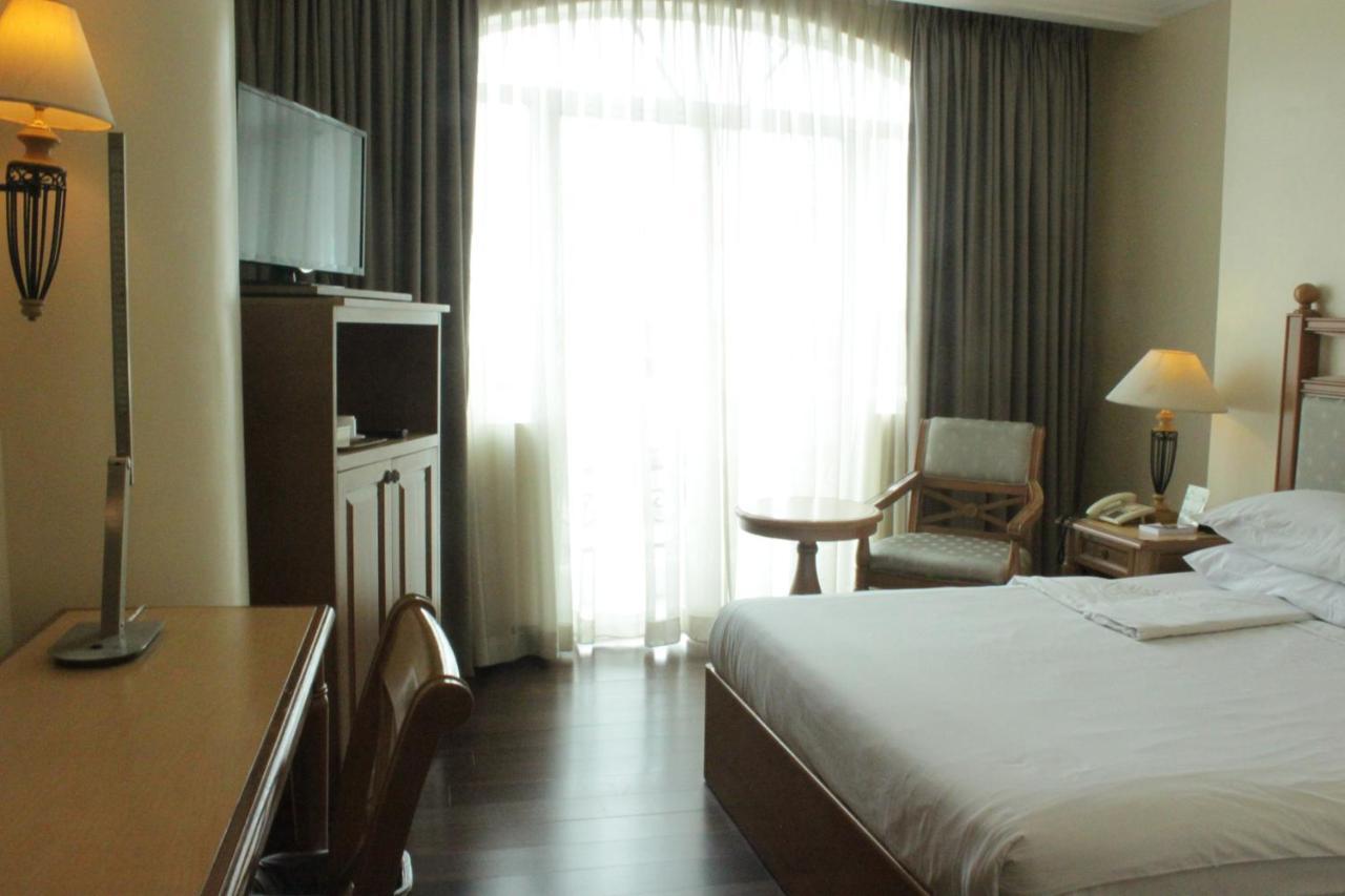 The Grand Dame Hotel Iloilo City Exterior photo